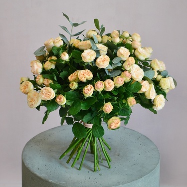 Peach Spray Rose Bouquet | Buy Flowers in Dubai UAE | Flower Bouquet