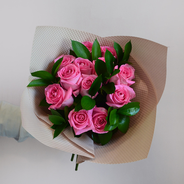 A Bunch of Pink Roses | Buy Flowers in Dubai UAE