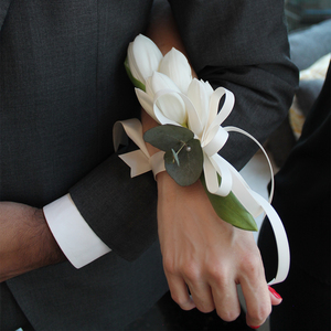 Loyal Love Corsage | Buy Bridal Bouquets in Dubai UAE | Wedding flowers