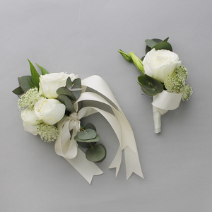 Heaven Scent Corsage | Buy Bridal Bouquets in Dubai UAE | Wedding flowers